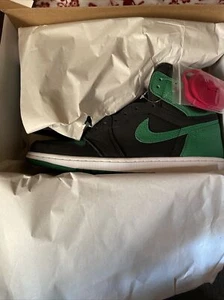 Size 11 - Jordan 1 Retro High OG Pine Green 2.0 2020 *Dead Stock* - Picture 1 of 3