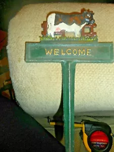 Cast Iron COW WELCOME Sign Garden Stake Home Decor DAIRY Heffer Plaque - Picture 1 of 5