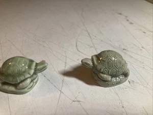 (2) Red Rose Tea Wade Figurines - The Pet Shop -Turtles - Picture 1 of 4