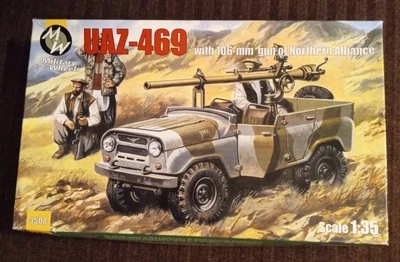 Jeep técnico soviético con ruedas militares 1/35 UAZ-469 con kit RR de 106 mm sin usar, en caja 3508 Foto 1 de 4