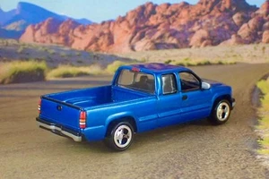 1999 - 2007 Chevy Silverado 5.3L V8 Extended Cab 1/64 Scale Limited Edition D - Picture 1 of 5