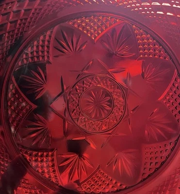 Luminarc Cristal D'Arques Durand Vintage Ruby Red 3 x Dinner Plates 1 x Bowl - Image 1 of 4