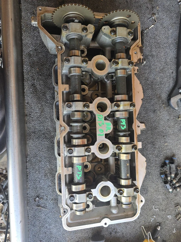 Cadillac DTS Deville 2000-2010 culata de motor trasera izquierda LH 12585774 fabricante de equipos originales Foto 1 de 4