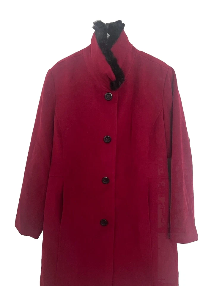 Monroe & Main Women's Size 8 Jacket Red. Al Most New. Never Been Use - Image 1 of 4