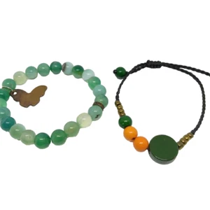 Green Beaded Bracelet Jewelry Lot Gemstone Gold-Tone Round Butterfly Charm - Picture 1 of 4
