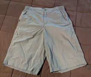 Columbia Jungen Omni-Shade PFG Größe M 10-12 armeegrün Shorts - Bild 1 von 3