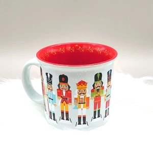 Holly & Joy Nussknacker Themenbecher - Bild 1 von 5