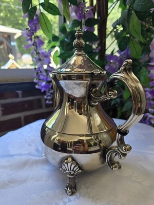 Tetera vintage grande con patas ornamentada plateada buen estado 2,8 libras Foto 1 de 4