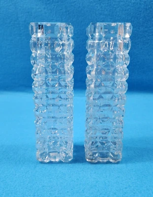 Conjunto de 2 vasos vintage de cristal Hollywood Regency corte diamante botão pesado 7" de altura - Imagem 1 de 4