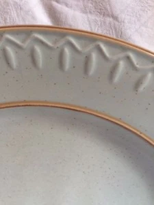 Martha Stewart grün Satzzeichen Speiseteller Steinzeug Zick Zack Punkte geprägt MSE - Bild 1 von 10