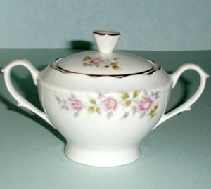 Vintage Cmielow Poland Bella Rose China Sugar Bowl & Lid - Picture 1 of 2