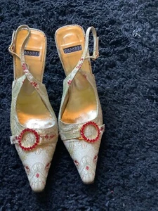CASADEI decolte tacco alto arazzo oro accentuato con gioielli rossi taglia 6 - Foto 1 di 6