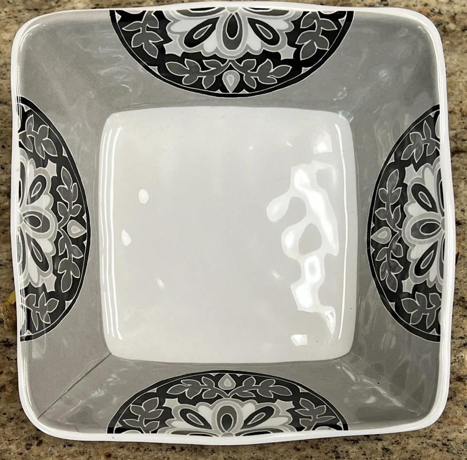 Juego de 4 cuencos cuadrados de cereal Max Studio gris negro medallón geométrico MELAMINA Foto 1 de 1