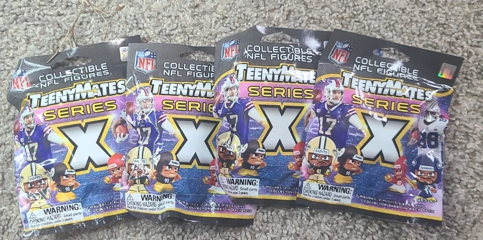 NFL TeenyMates SÉRIE X DESTAQUES DOURADOS Estatuetas Bolsa Misteriosa Lote de 4 - Imagem 1 de 1