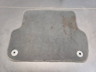 Alfombrilla trasera izquierda Audi A4 B7 2002-2008 negra OEM 8E086450 Foto 1 de 4
