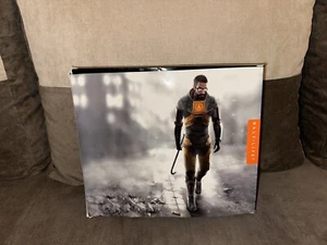 Half-Life 2 - Thai Big Box Collector’s Edition PC - Picture 1 of 22