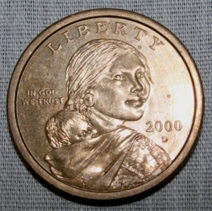 Moneda de un dólar de Estados Unidos 2000 D Sacagawea nativo americano tono oro: circulada d6 - Imagen 1 de 4