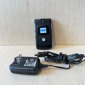 Teléfono Motorola RAZR V3 Negro Abatible “SIN PROBAR” Enciende con Cargador Compra Como Está Leer Negro - Imagen 1 de 12