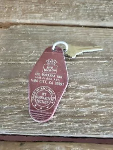 Vintage Best Western Motel Key Fob Yuba City California Room 56 Red - Picture 1 of 3