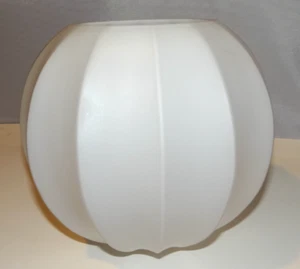 Vintage MCM Ceiling Light Shade White Clear Glass Round Ribbed Rib - Imagen 1 de 10