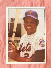 1975 SSPC Willie Mays -N Y  Mets - NEAR MINT