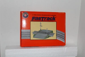 Lionel #12052 Grade Crossing with Flasher - Picture 1 of 1