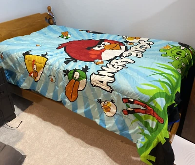 ANGRY BIRDS Twin Comforter Bedspread EUC Bedding - Image 1 of 4