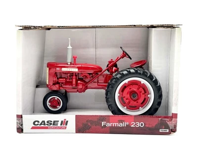 1/16 International Harvester Farmall 230 Tractor With Narrow Front - Image 1 of 3