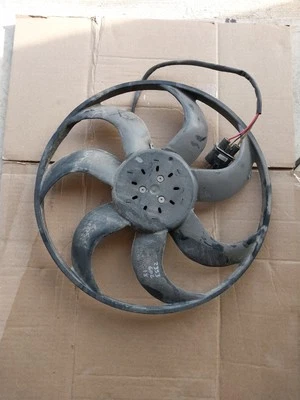 2016-2019 VOLKSWAGEN JETTA GOLF - MOTOR W/ Cooling FAN 5QM959455 OEM Foto 1 de 4