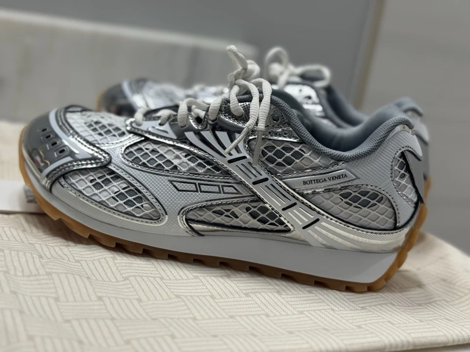 Zapatilla deportiva Bottega Veneta Orbit malla blanca plateada nueva en caja *nueva* Entrenador EE. UU. 8,5 UE 39 Foto 1 de 4