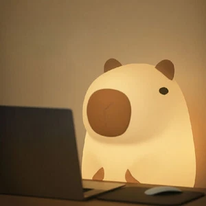 Lampada da notte ricaricabile Capybara per camera da letto, soggiorno, Enlish - Foto 1 di 10