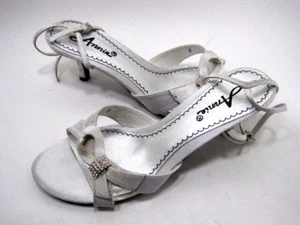 ANNIE SHOES WOMEN'S ENGAGEMENT MEDIUM-HEEL ANKLE-STRAP SANDAL WHITE SATIN SZ 8.5 - Picture 1 of 5