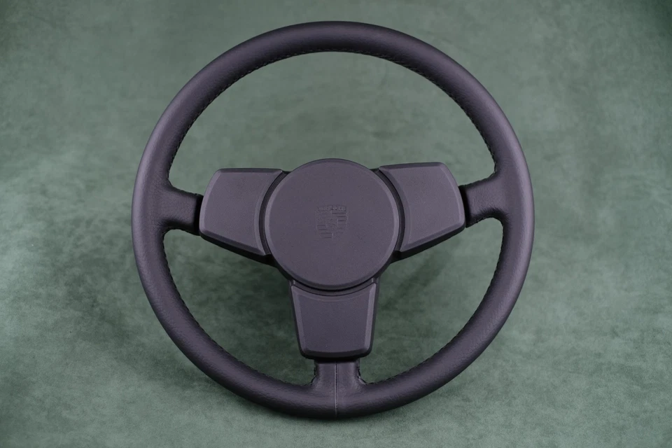 Volante Porsche 928 944 924 911 a medida OEM nuevo cuero punto de cruz Foto 1 de 4