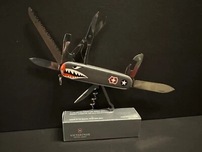 RARO! NAVAJA DE CAZA ORIGINAL VICTORINOX EJÉRCITO SUIZO "CAZADOR" WARHAWK SEGUNDA GUERRA MUNDIAL (P-40) Foto 1 de 4
