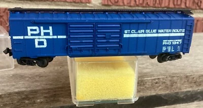 MINITRIX N PHD Port Huron & Detroit 50' dd box car St Clair Blue Water route - Image 1 of 3