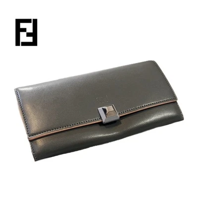 Cartera Fendi (Auténtica) Cuero Gris FF Baguette Larga Plegable con Borde Rosa Foto 1 de 4
