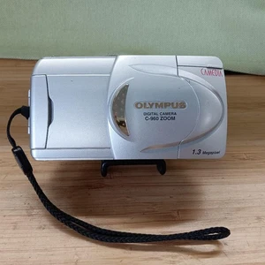 Cámara digital compacta Olympus TA1398 plateada MEDIA C960 clásica vintage - Imagen 1 de 12