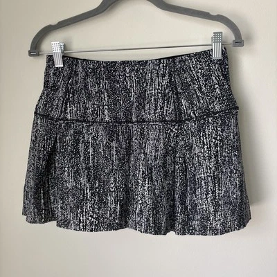 Falda Lululemon Lost In Pace Daisy Dust Alpine blanca negra para mujer talla 6 Foto 1 de 4