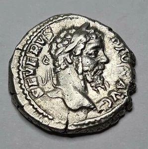 Antica Roma Denario SEPTIMIO SEVERO Argento LIBERALITAS VF Scarso #C36 - Foto 1 di 6