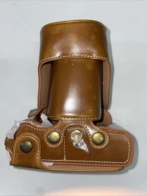 Estuche de cuero para cámara MegaGear Canon EOS M6 (18-150 mm) siempre listo Foto 1 de 3