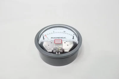 Dwyer 2015 Pressure Gauge 4in 0-15in-h2o 1/4in Npt - Image 1 of 4