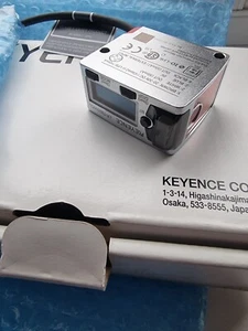 Keyence LR-TB2000CL all purpose laser sensor - Brand New - Picture 1 of 7