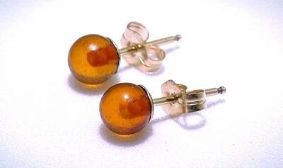 Par de pendientes redondos de plata esterlina con poste de tuerca ámbar natural de 5 mm de colección EBS8915 Foto 1 de 2