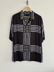 Camisa Allsaints “Union” Manga Corta Hawaiana Negra Estrellas y Rayas XL/Relajada - Imagen 1 de 11