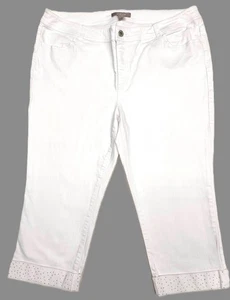 Chicos ~ Women's Capri Pants ~ Size 3 (16-18) ~ White ~ Decorative Sequin Cuffs - Picture 1 of 7