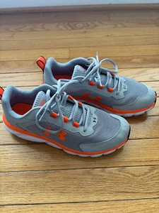 Under Armour Jungen Assert 9 Laufschuhe Größe 7Y - Bild 1 von 7