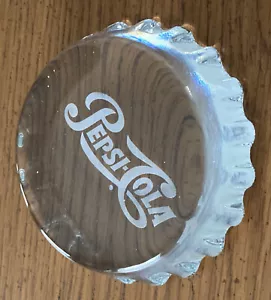 Pepsi-Cola tappo bottiglia vetro inciso corona 3" fermacarte premio dipendenti soda adv - Foto 1 di 10