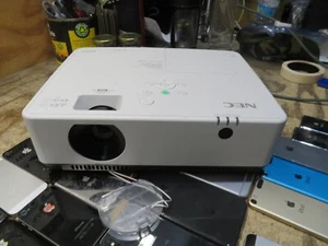 NEC NP-MC423W 16:10 4200 Lumens WXGA LCD Projector ONY 47 Lamp Hours - Photo 1/4