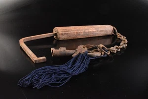 S1559: Japanese Old Iron Wooden Old Storehouse KEY ORNAMENTS Display Okimono - Picture 1 of 9