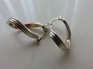 Gold Hoop Earrings 20mm 9 Carat White Curved Also Available in Yellow Gold - Picture 1 of 4